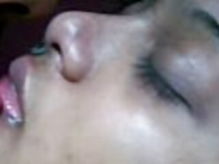 ہر آنکھ کو پکڑنے ننگی اوبرن hottie ، مشت زنی ، اور ، بیکار سکس رمانتیک روسی میں 69 لاحق
