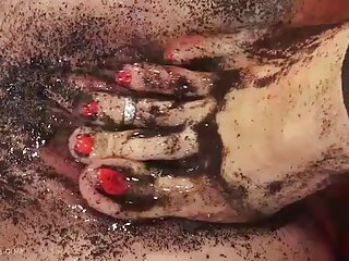 Lusty سکول جذباتی میں ایک واضح فلم سکسی روسی MMF threesome